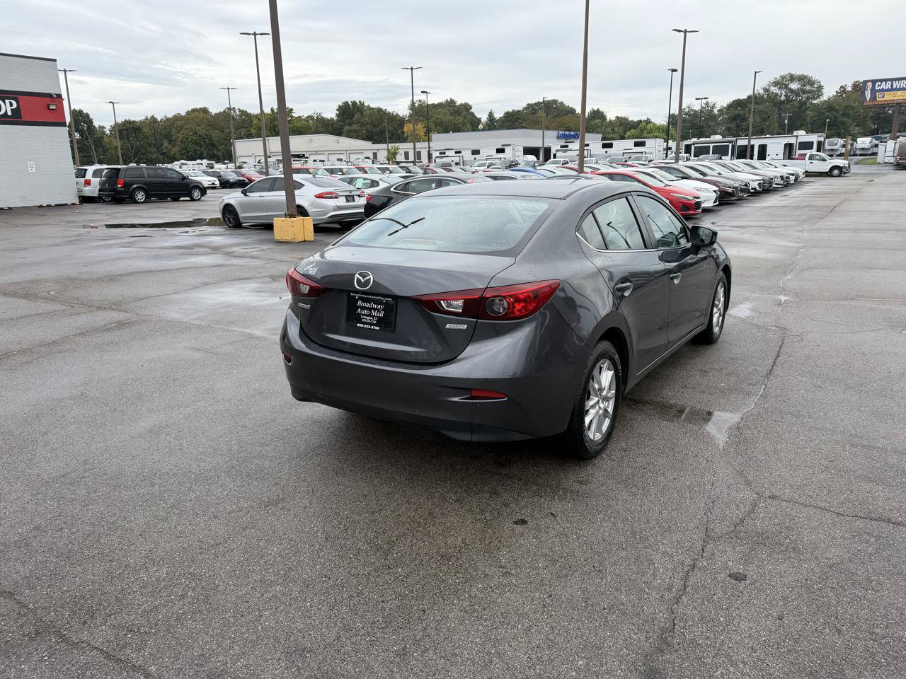 Used 2016 MAZDA MAZDA3 i Sport w/ Preferred Equipment Package FWD image 3
