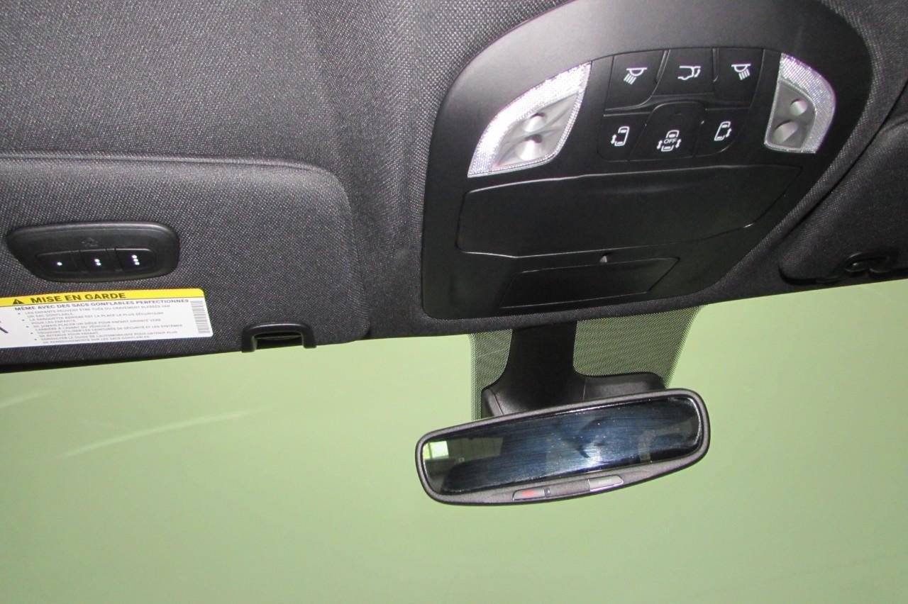 New 2025 Chrysler Pacifica Select FWD image 18