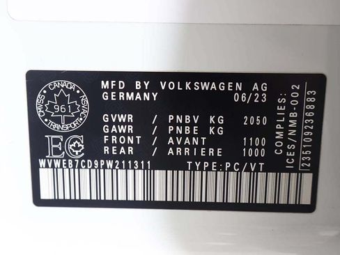 Used 2023 Volkswagen Golf R AWD/4WD image 60