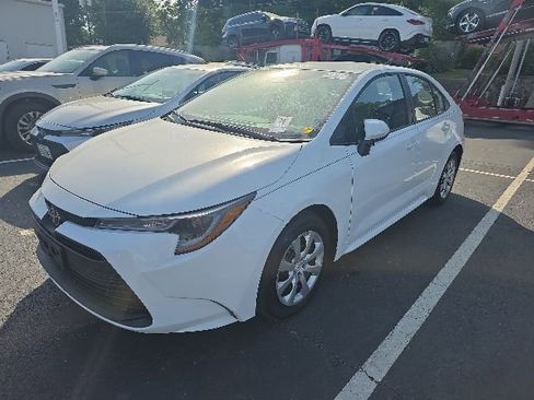 Used 2026 Toyota Corolla LE FWD image 3