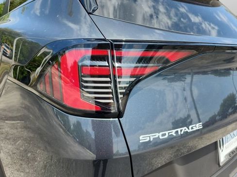 New 2026 Kia Sportage LX FWD image 32