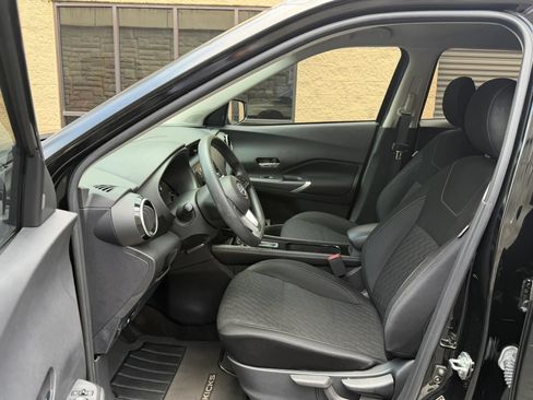 Used 2023 Nissan Kicks SV w/ Interior Electronics Package FWD image 22