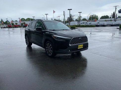 Used 2024 Toyota Corolla Cross XLE FWD image 8