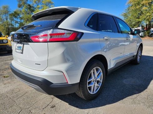 Used 2021 Ford Edge SEL w/ Convenience Package image 8