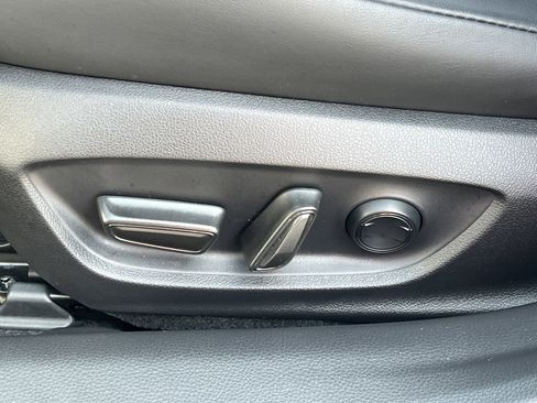 Used 2023 Toyota Prius XLE image 16