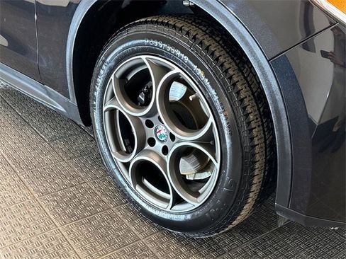 Used 2018 Alfa Romeo Stelvio Sport w/ Quick Order Package 22J Sport image 7