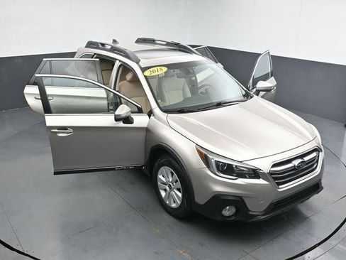 Used 2018 Subaru Outback 2.5i Premium image 35