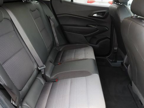 Used 2025 Chevrolet Trax LT FWD image 26