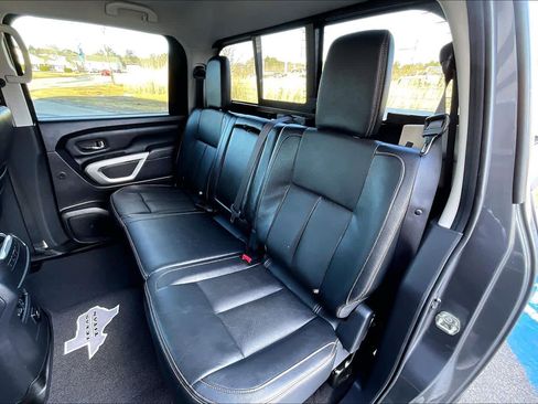Used 2018 Nissan Titan SL w/ Texas Titan Edition image 21