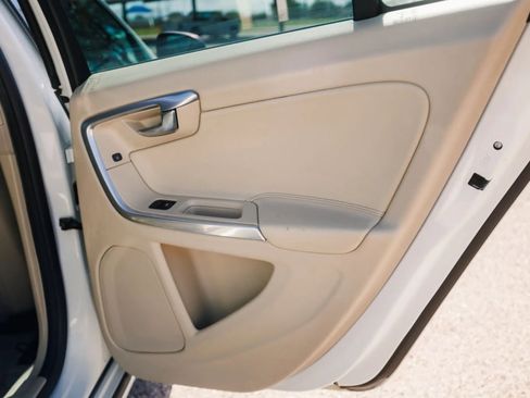 Used 2016 Volvo S60 T5 Premier w/ Convenience Package image 19