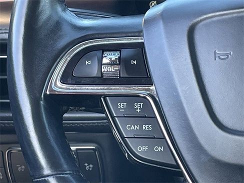 Used 2022 Lincoln Nautilus Reserve image 12