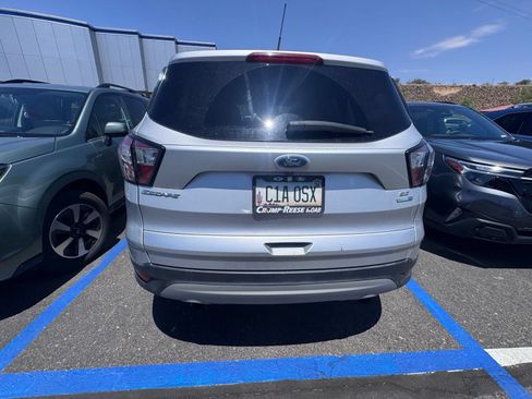 Used 2018 Ford Escape SE AWD/4WD image 3