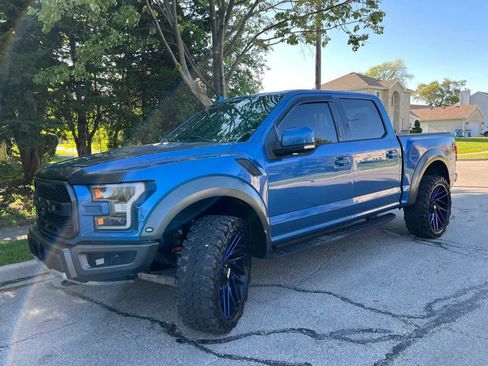 Used 2019 Ford F150 Raptor w/ Equipment Group 802A Luxury image 3