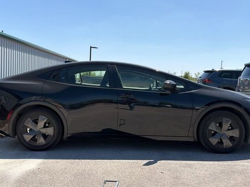 Used 2024 Toyota Prius LE image 4