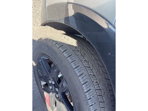 Used 2023 Chevrolet Traverse Premier w/ Redline Edition image 10