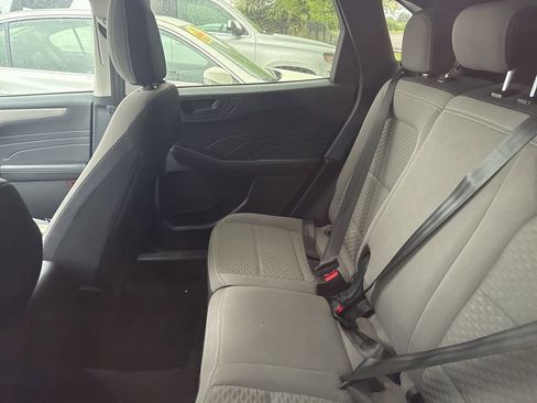 Used 2022 Ford Escape SE FWD image 8