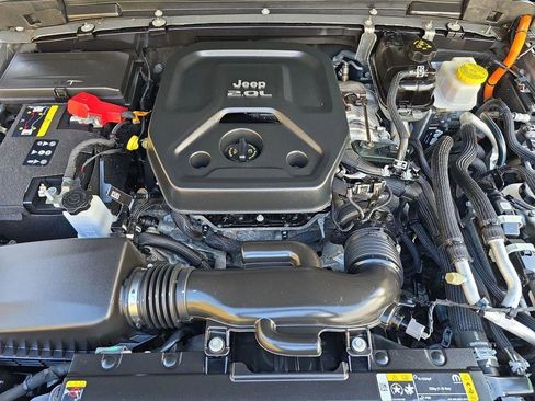 Used 2022 Jeep Wrangler Unlimited Rubicon 4xe w/ Dual Top Group image 14