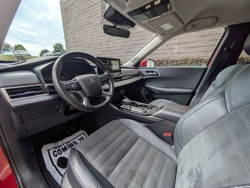 Used 2025 Mitsubishi Outlander SE AWD/4WD image 15