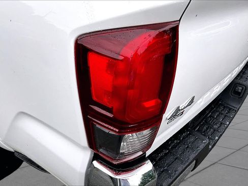 Certified 2023 Toyota Tacoma SR5 AWD/4WD image 26