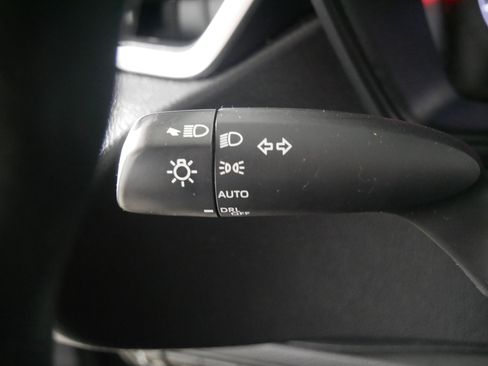 Used 2021 Toyota Corolla LE image 32