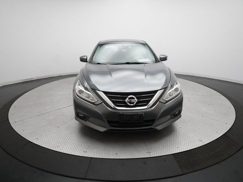 Used 2016 Nissan Altima 2.5 SV w/ Convenience Package image 11