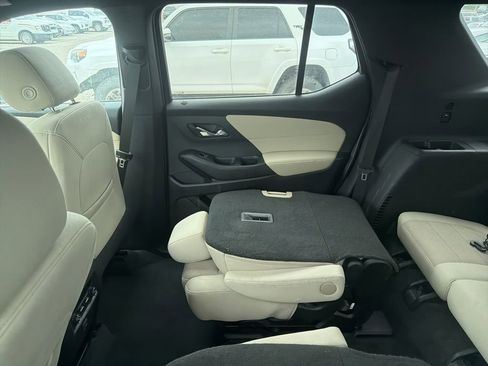 Used 2022 Chevrolet Traverse LT AWD/4WD image 6