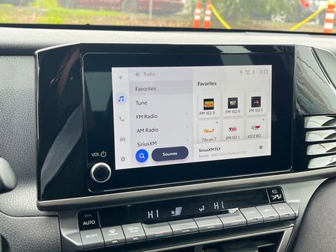 Used 2025 Toyota Camry LE image 21