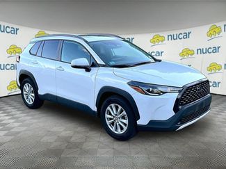 Used 2023 Toyota Corolla Cross LE w/ Moonroof Package AWD/4WD video 1