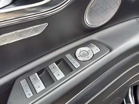 Used 2022 Genesis GV80 2.5T w/ Advanced Package 02 image 25