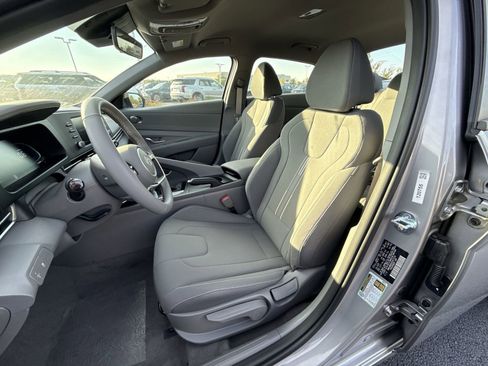 New 2025 Hyundai Elantra Sport w/ Cargo Package image 13