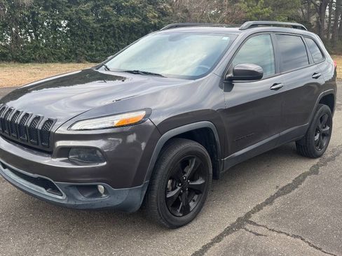 Used 2015 Jeep Cherokee Latitude w/ Comfort/Convenience Group image 4
