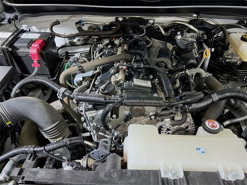 Used 2024 Toyota Tacoma TRD Off-Road image 26