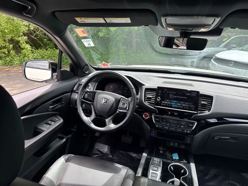 Used 2025 Honda Ridgeline Black Edition image 32