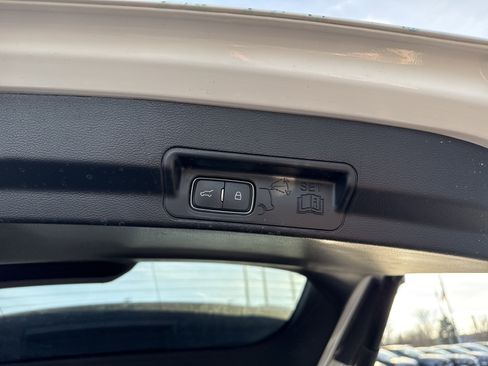 Certified 2022 Ford Explorer XLT w/ Equipment Group 202A image 8