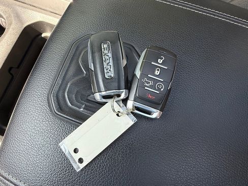 Used 2022 RAM 1500 Laramie AWD/4WD image 38