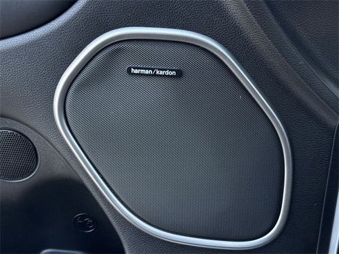 Used 2020 Jeep Grand Cherokee High Altitude image 25