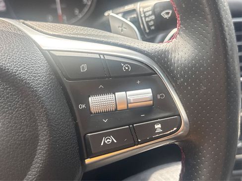 Used 2023 Genesis G70 2.0T w/ Sport Prestige Package RWD image 25