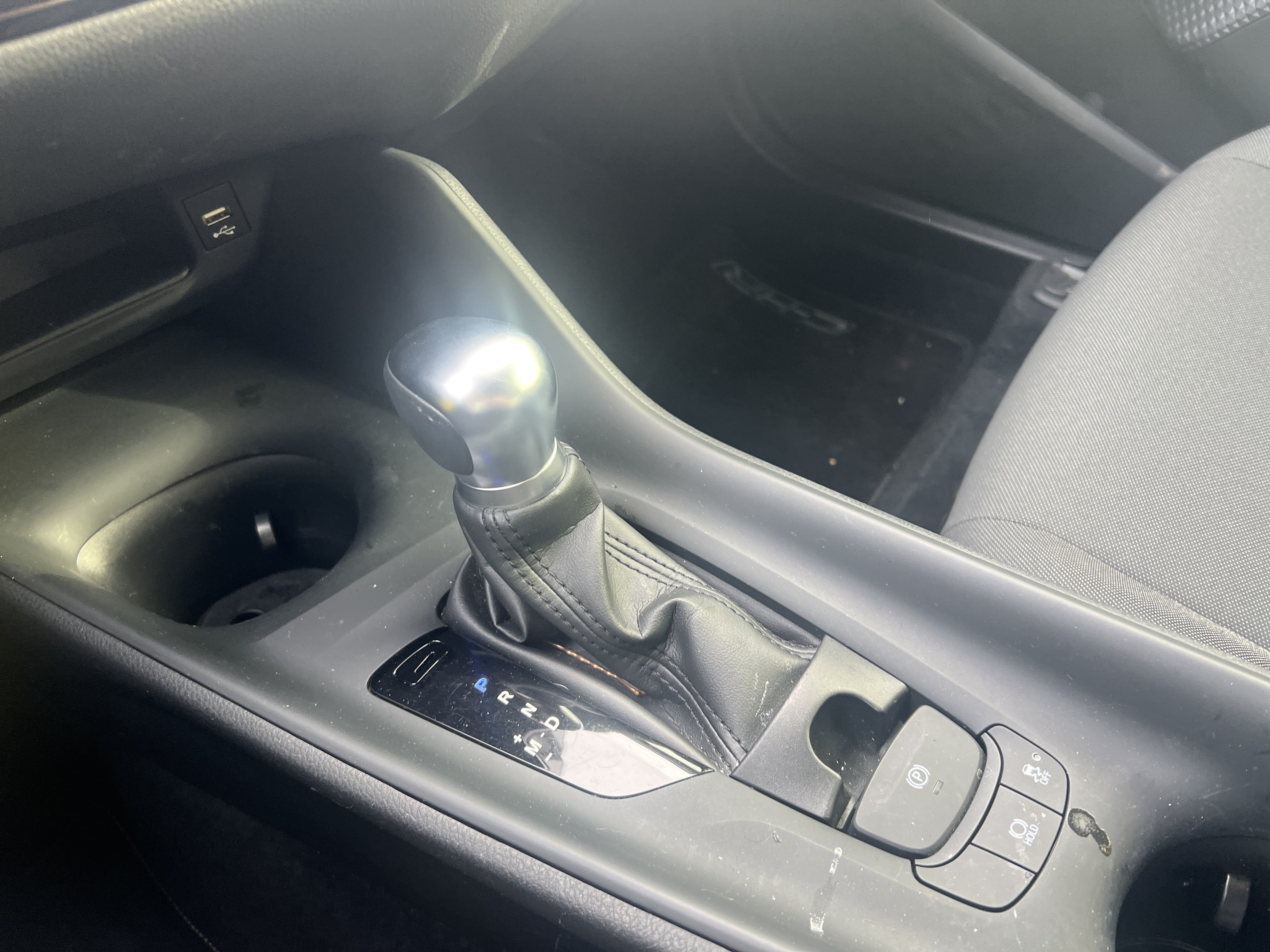 Used 2020 Toyota C-HR LE FWD image 21