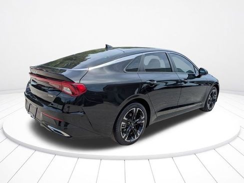 Used 2023 Kia K5 GT-Line w/ GT-Line Premium Package FWD image 4
