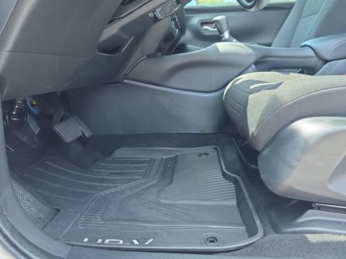 Used 2024 Honda HR-V LX image 10