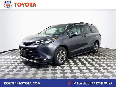 Used 2025 Toyota Sienna XLE