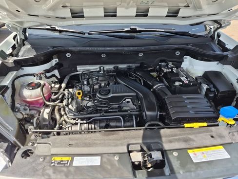 Used 2022 Volkswagen Taos SE FWD image 30