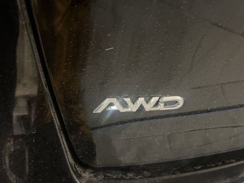 Used 2023 Toyota Crown XLE image 5