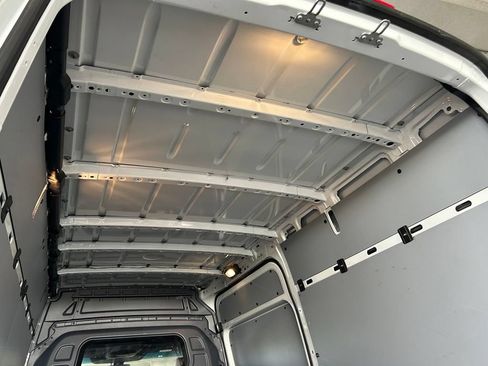 Used 2025 Mercedes-Benz Sprinter 2500 image 32