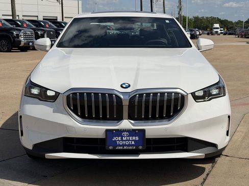 Used 2026 BMW 530i RWD image 3