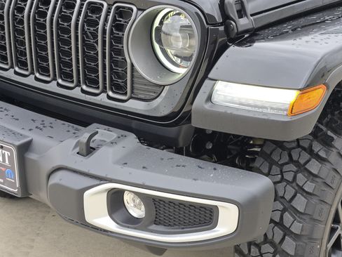 New 2026 Jeep Gladiator Sport AWD/4WD image 7