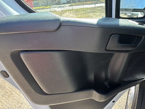 Used 2025 RAM ProMaster 2500 w/ Convenience Group image 11
