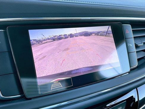 Used 2020 Buick Enclave Essence image 13