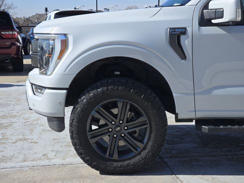 Used 2022 Ford F150 Lariat w/ Equipment Group 502A High image 9