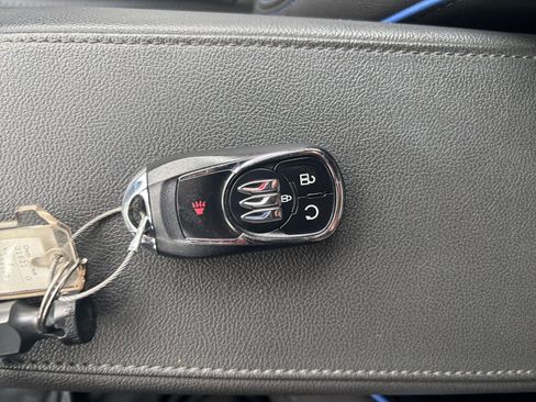 Used 2025 Buick Envista Sport Touring image 22